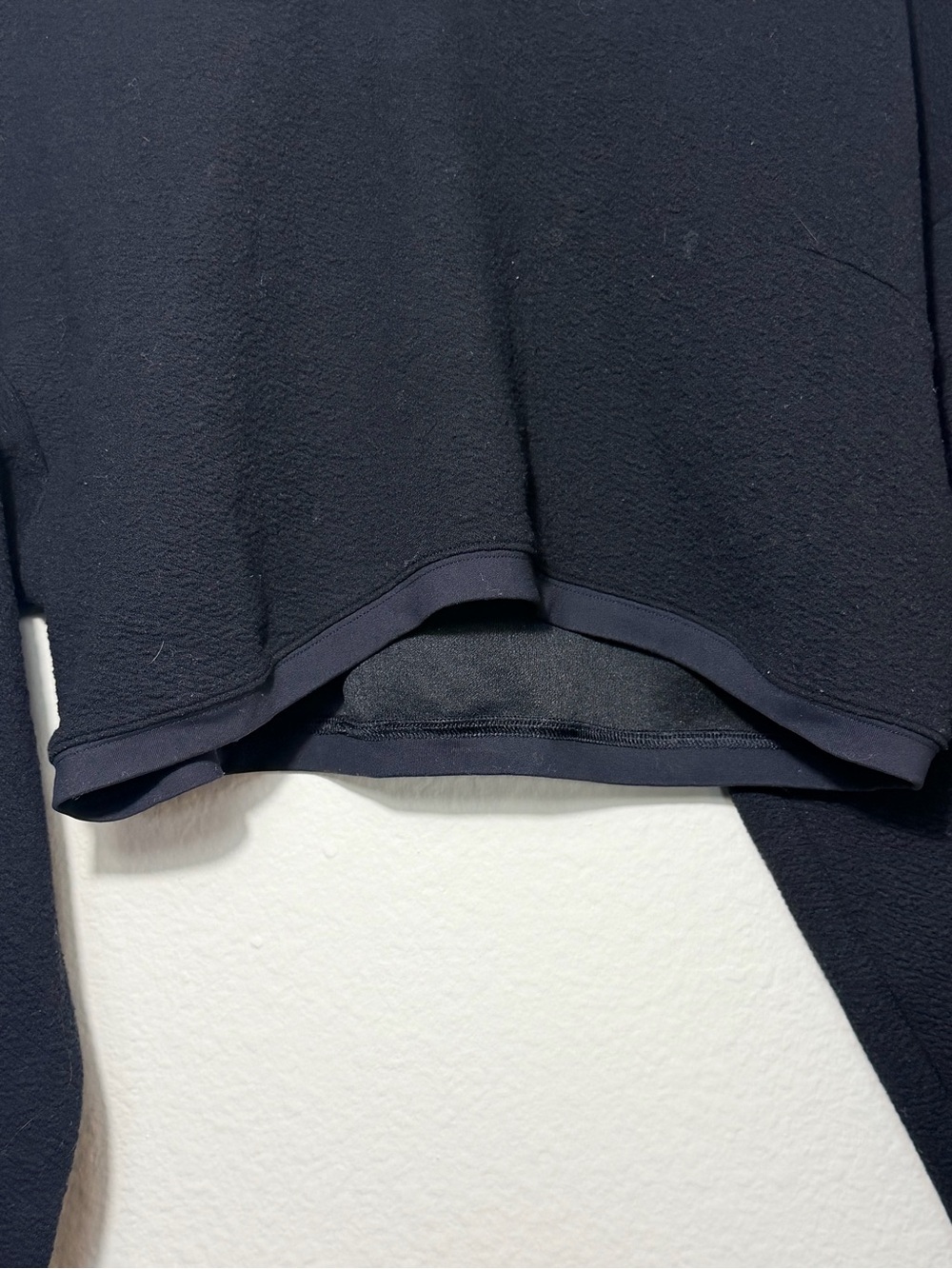 ALO Yoga Black Cropped Crew Sweatshirt - Picture 5 of 7